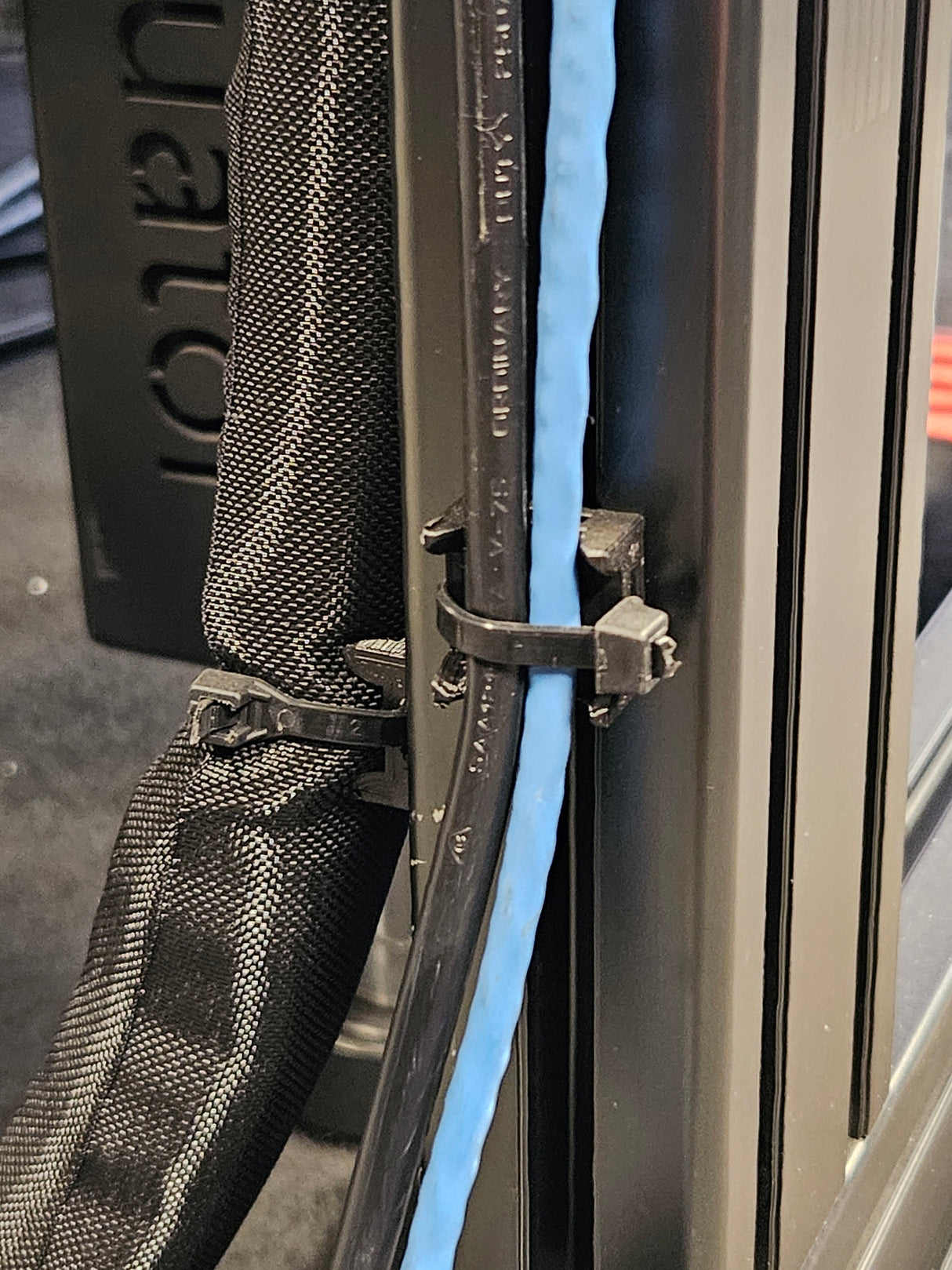 Cable Management for Aluminum Extrusion (10 Pack)