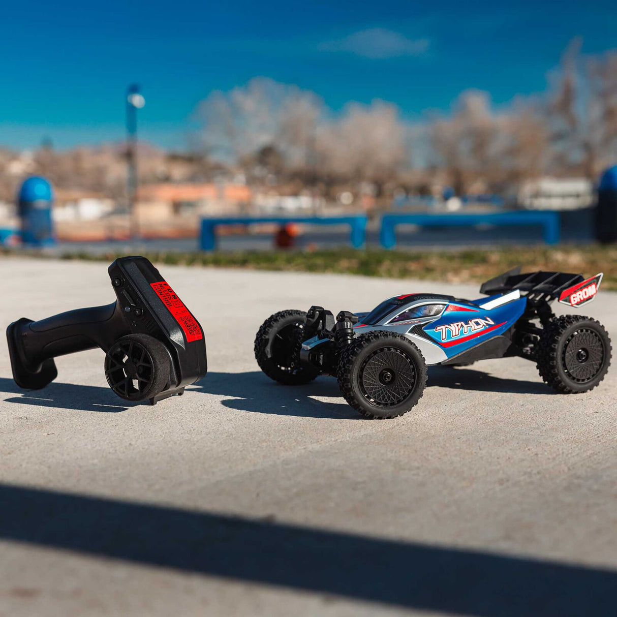 ARRMA - TYPHON GROM MEGA 380 BRUSHED 4X4 SMALL SCALE BUGGY RTR WITH BATTERY & CHARGER - BLUE/SILVER
