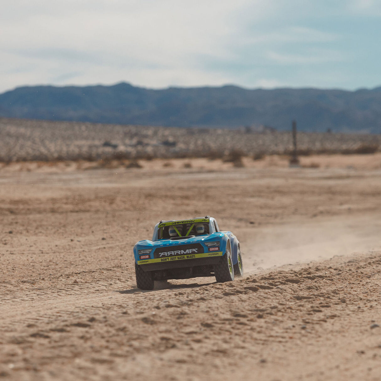 ARRMA - MOJAVE GROM MEGA 380 Brushed 4X4 Small Scale Desert Truck RTR with Battery & Charger, Blue/White