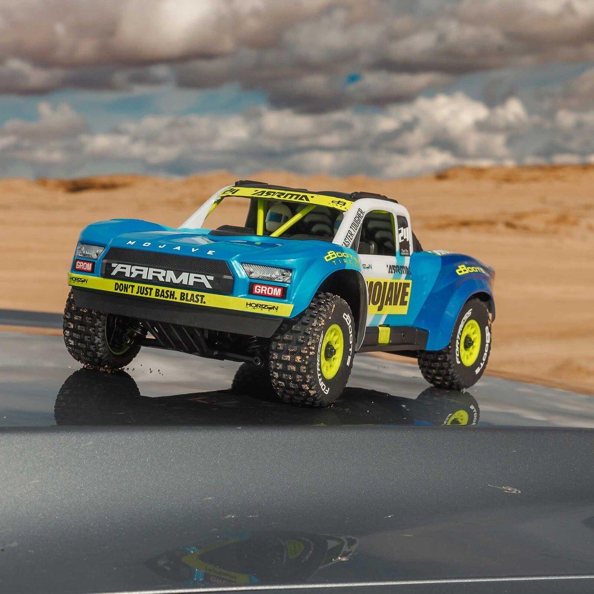 ARRMA - MOJAVE GROM MEGA 380 Brushed 4X4 Small Scale Desert Truck RTR with Battery & Charger, Blue/White