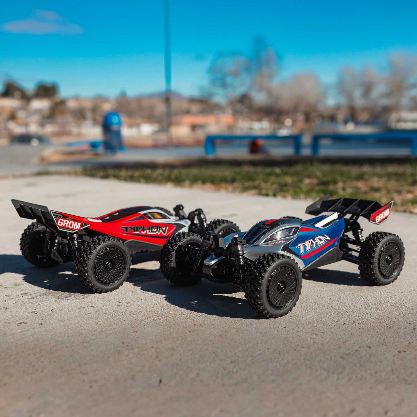 ARRMA - TYPHON GROM MEGA 380 BRUSHED 4X4 SMALL SCALE BUGGY RTR WITH BATTERY & CHARGER - BLUE/SILVER