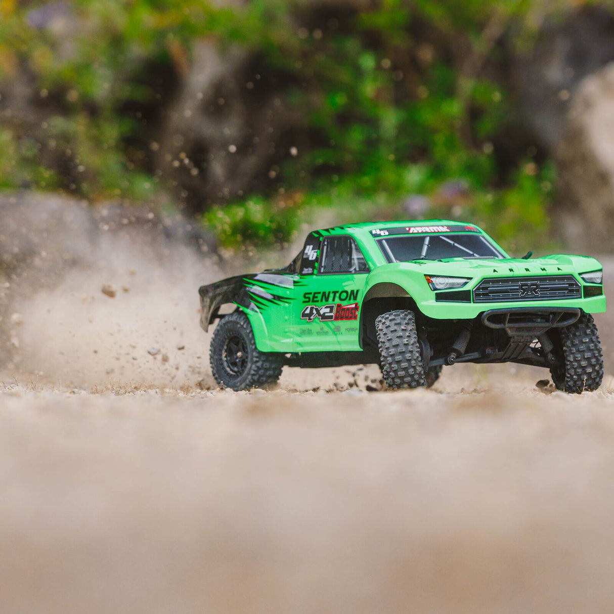 ARRMA - 1/10 SENTON 4X2 BOOST MEGA 550 BRUSHED SHORT COURSE TRUCK RTR WITH BATTERY & CHARGER - GREEN/BLACK