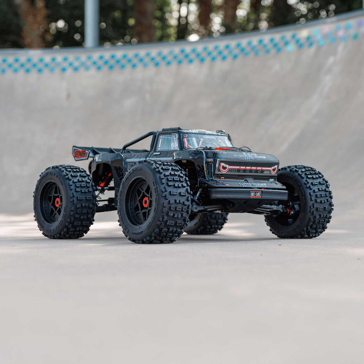 ARRMA - 1/5 OUTCAST 4X4 8S BLX EXB BRUSHLESS STUNT TRUCK RTR - BLACK